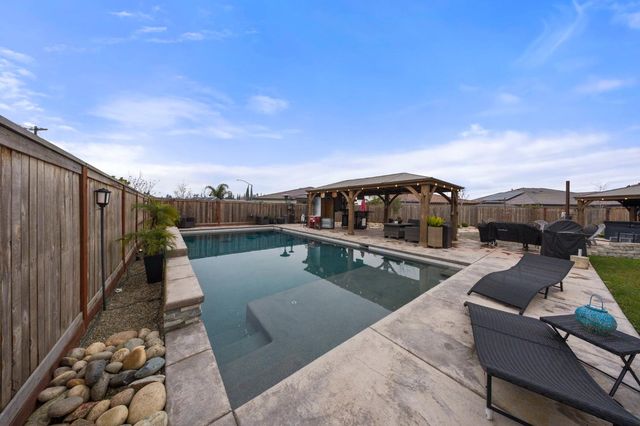 2531 Latour Ct, Turlock, CA 95382