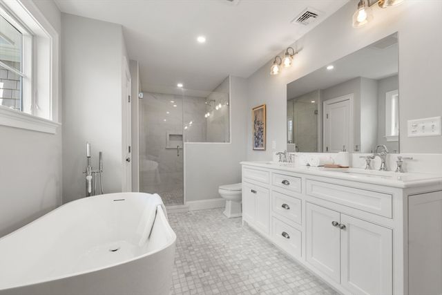 6 Revolutionary, Lexington, MA 02421