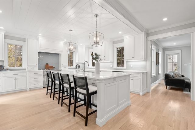 6 Revolutionary, Lexington, MA 02421