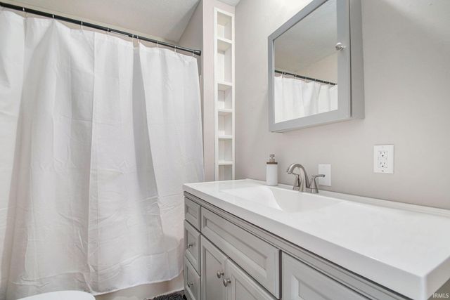 2416 Milburn Boulevard, Mishawaka, IN 46544