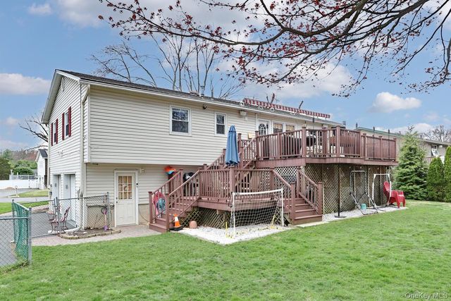38 Westlyn Drive, Bardonia, NY 10954