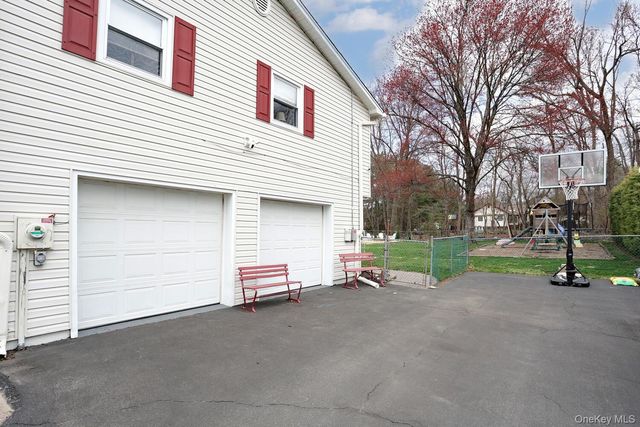 38 Westlyn Drive, Bardonia, NY 10954