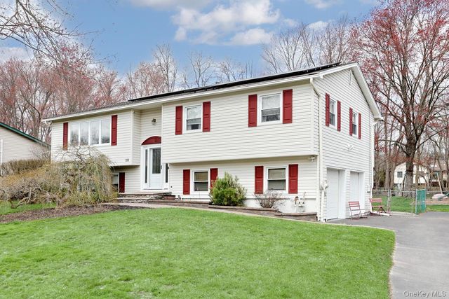 38 Westlyn Drive, Bardonia, NY 10954