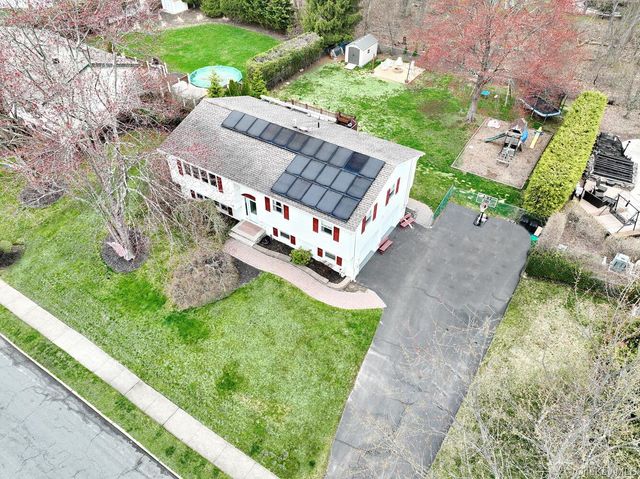 38 Westlyn Drive, Bardonia, NY 10954