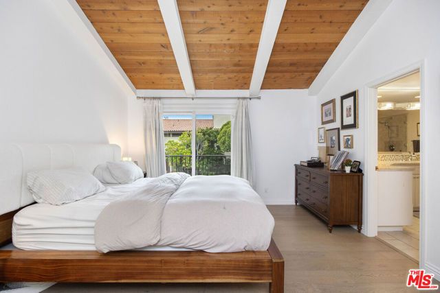 1802 California Avenue, Santa Monica, CA 90403