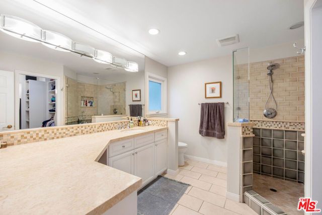 1802 California Avenue, Santa Monica, CA 90403