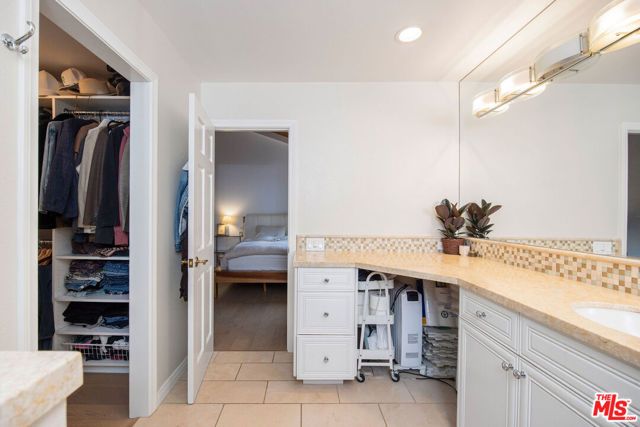 1802 California Avenue, Santa Monica, CA 90403