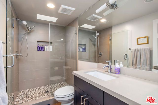 1802 California Avenue, Santa Monica, CA 90403