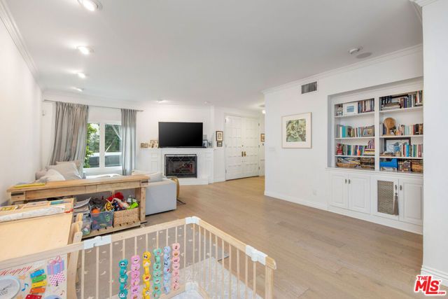 1802 California Avenue, Santa Monica, CA 90403