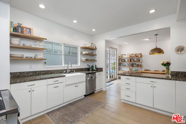 1802 California Avenue, Santa Monica, CA 90403