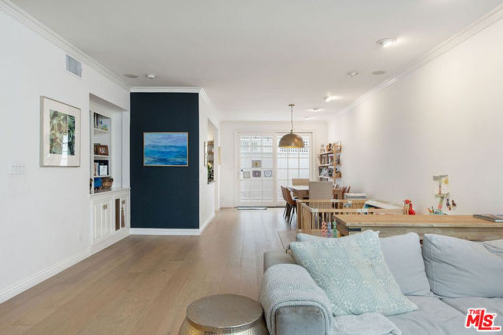 1802 California Avenue, Santa Monica, CA 90403