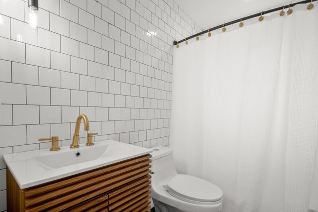 207 White Oak DR, Austin, TX 78753