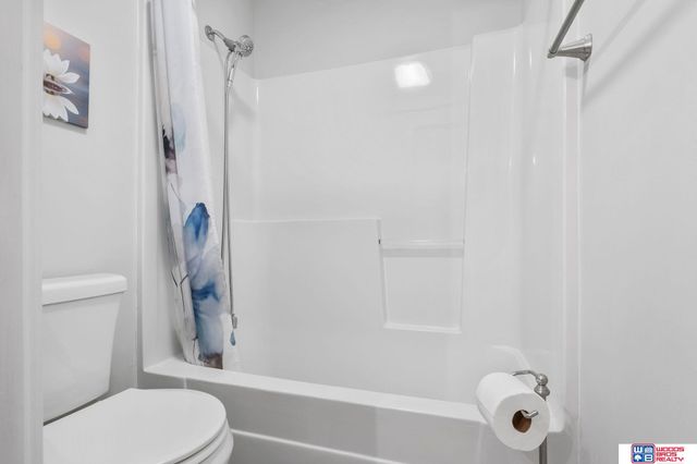 5218 Bison Drive, Lincoln, NE 68516