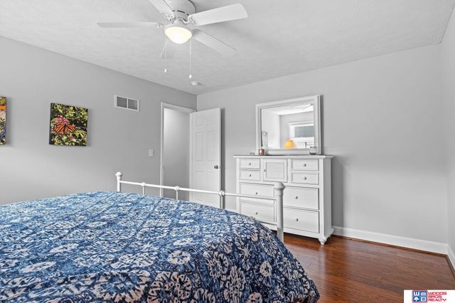 5218 Bison Drive, Lincoln, NE 68516
