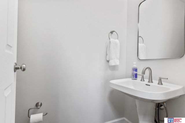 5218 Bison Drive, Lincoln, NE 68516