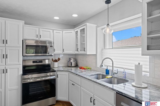 5218 Bison Drive, Lincoln, NE 68516