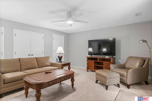 5218 Bison Drive, Lincoln, NE 68516