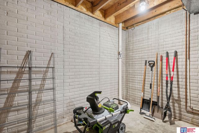 5218 Bison Drive, Lincoln, NE 68516