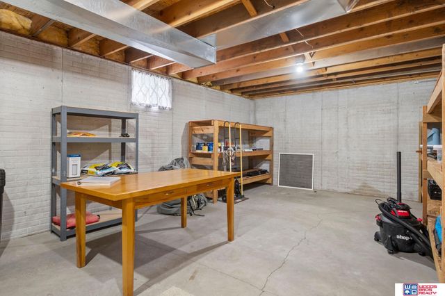 5218 Bison Drive, Lincoln, NE 68516