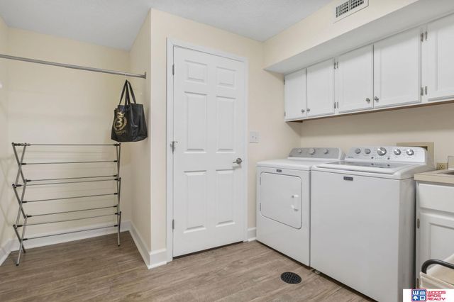 5218 Bison Drive, Lincoln, NE 68516