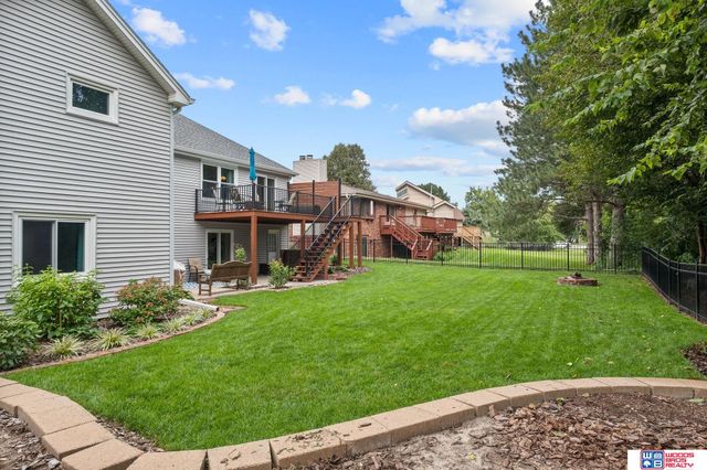 5218 Bison Drive, Lincoln, NE 68516