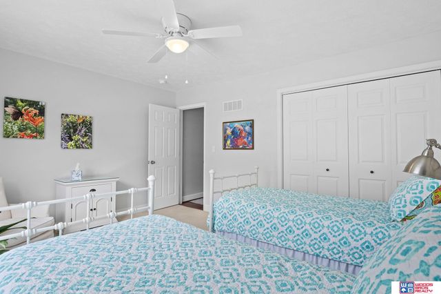 5218 Bison Drive, Lincoln, NE 68516