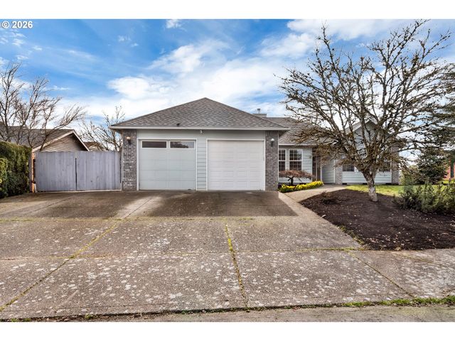 1420 Ne HOFFMAN Dr, Mc Minnville, OR 97128