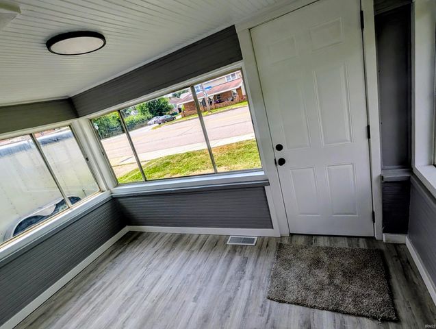 1014 Union Street, Mishawaka, IN 46544