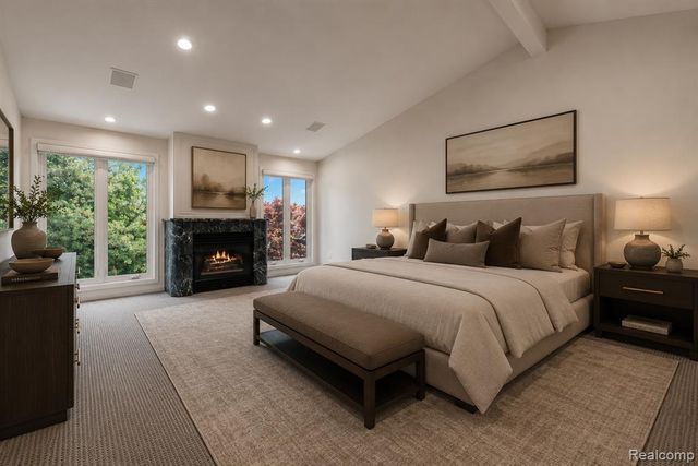 1762 Saint Johns Court, Bloomfield Hills, MI 48302