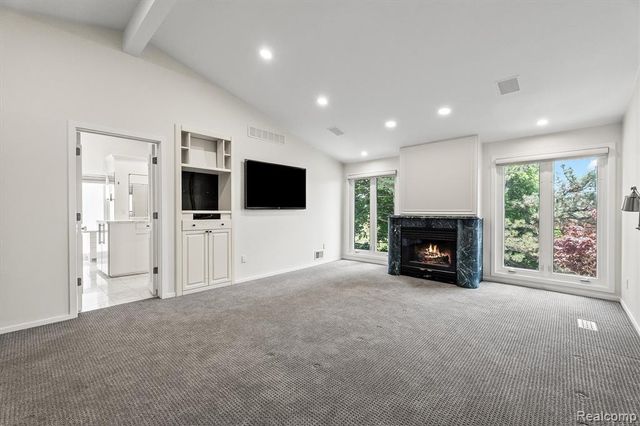 1762 Saint Johns Court, Bloomfield Hills, MI 48302