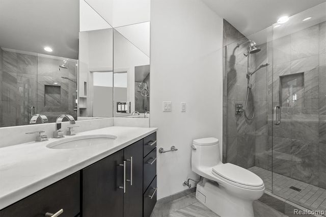 1762 Saint Johns Court, Bloomfield Hills, MI 48302