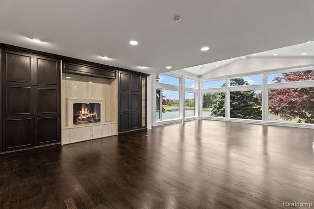 1762 Saint Johns Court, Bloomfield Hills, MI 48302