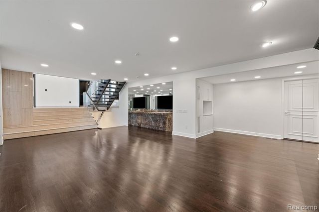 1762 Saint Johns Court, Bloomfield Hills, MI 48302