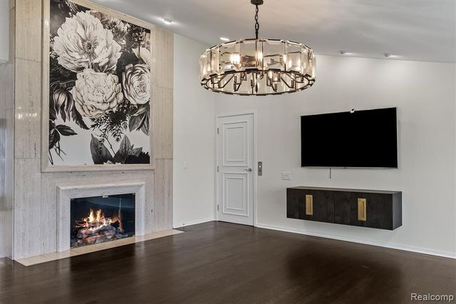 1762 Saint Johns Court, Bloomfield Hills, MI 48302