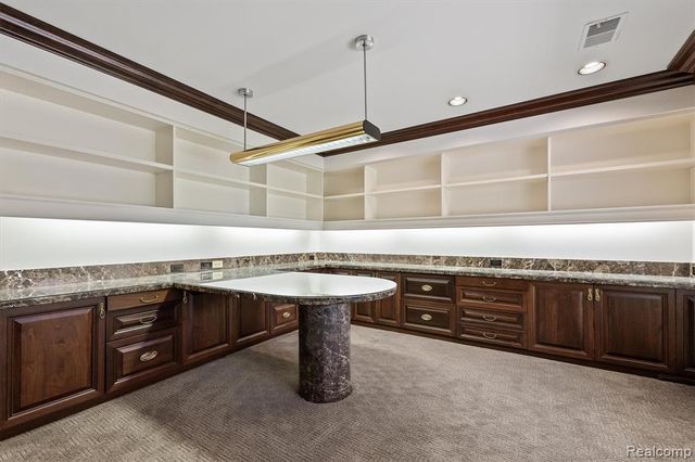 1762 Saint Johns Court, Bloomfield Hills, MI 48302