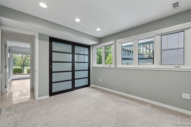 1762 Saint Johns Court, Bloomfield Hills, MI 48302
