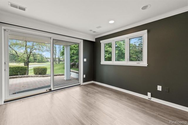 1762 Saint Johns Court, Bloomfield Hills, MI 48302