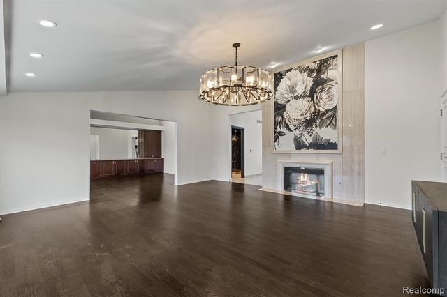 1762 Saint Johns Court, Bloomfield Hills, MI 48302