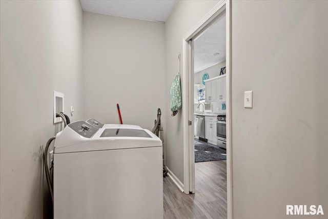 4084 S PRIMROSE Lane, Riverton, IL 62561