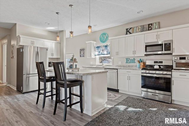 4084 S PRIMROSE Lane, Riverton, IL 62561