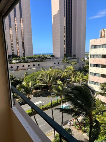 1720 Ala Moana Boulevard 906A, Honolulu, HI 96815