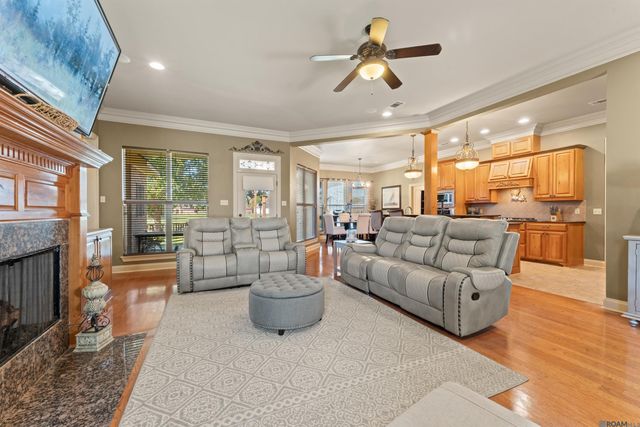 6951 Lakeland Dr, Zachary, LA 70791