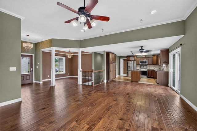 2010 SURREY CT, Columbia, MO 65203