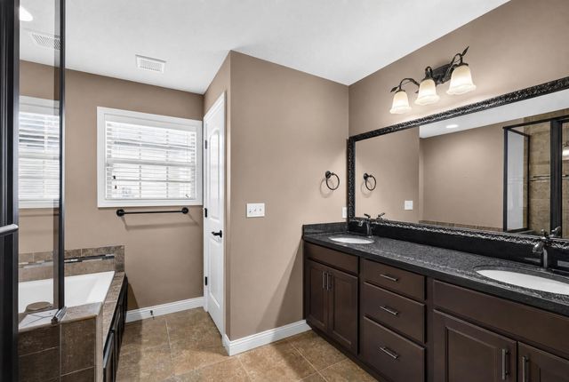 2010 SURREY CT, Columbia, MO 65203