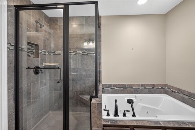 2010 SURREY CT, Columbia, MO 65203
