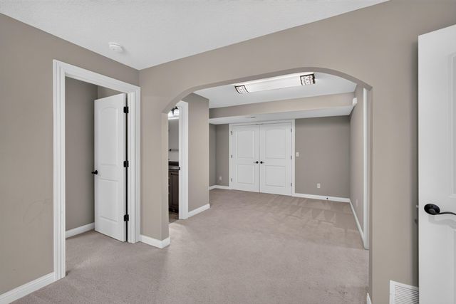 2010 SURREY CT, Columbia, MO 65203