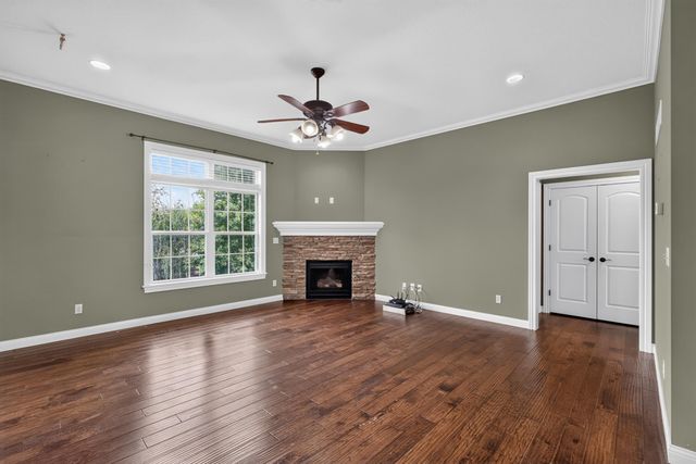2010 SURREY CT, Columbia, MO 65203