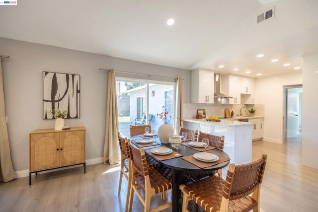 38475 Jacaranda Dr, Newark, CA 94560