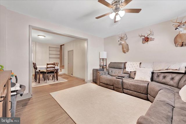 137 E HIGH ST, Womelsdorf, PA 19567