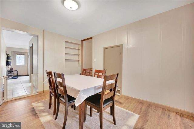 137 E HIGH ST, Womelsdorf, PA 19567